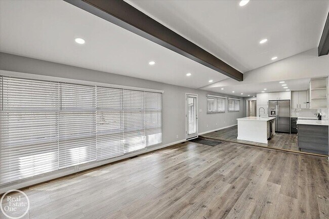 Building Photo - 1765 E Predmore Rd