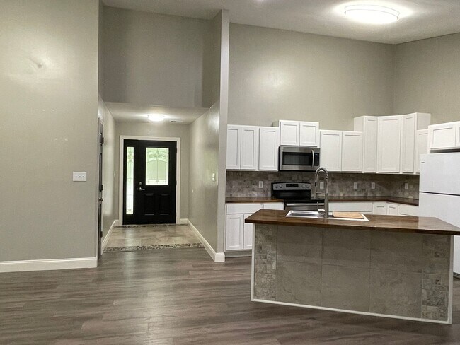 Building Photo - 5513 Gondolier Dr