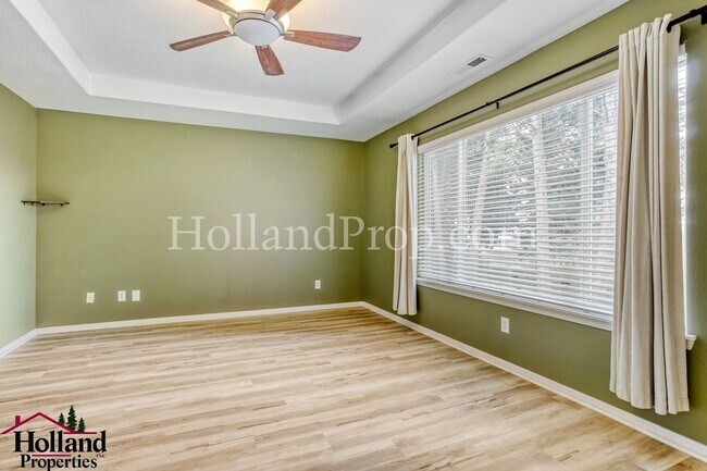 Building Photo - Impressive 4 bedroom home in Hillsboro