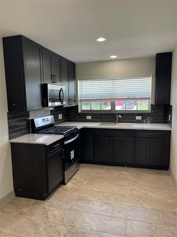 Building Photo - 4203 Ebbtide Dr
