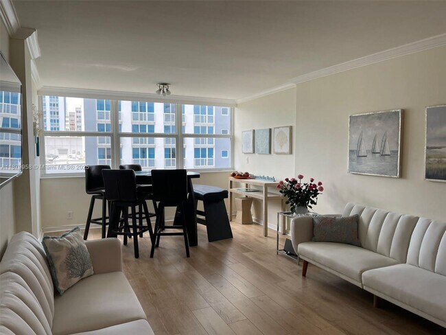 Building Photo - 209 N Fort Lauderdale Beach Blvd