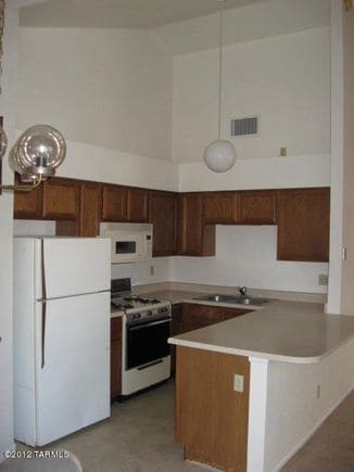 Building Photo - 3376 W Camino De Amigos