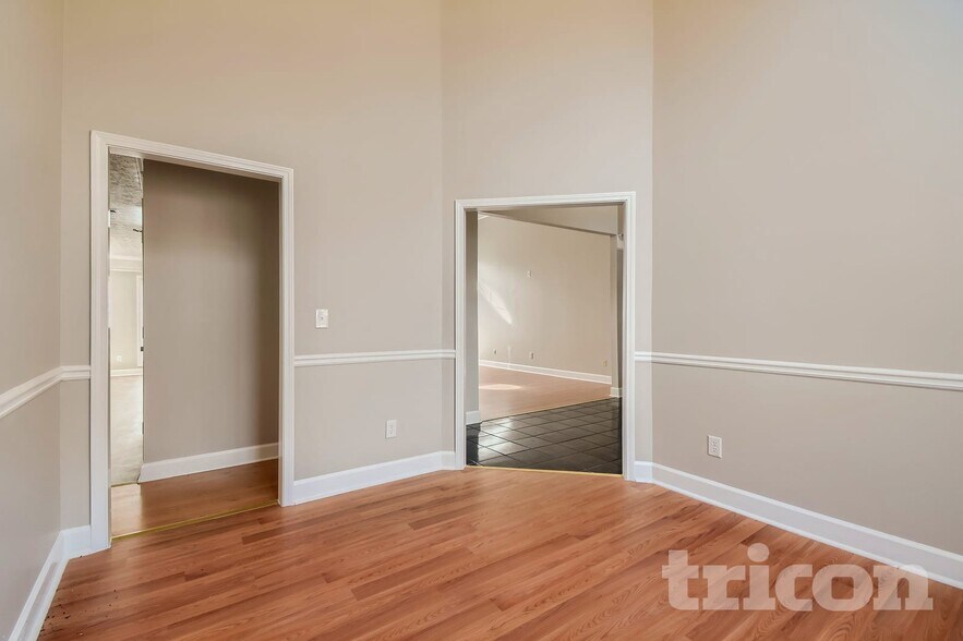 Building Photo - 65 Bermuda Cir