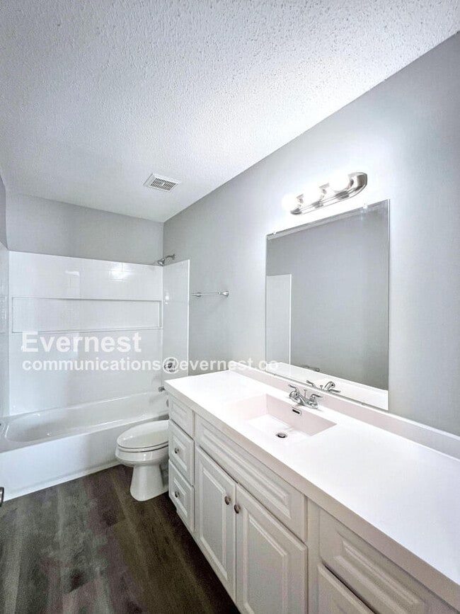 Building Photo - 3455 Castle Dr