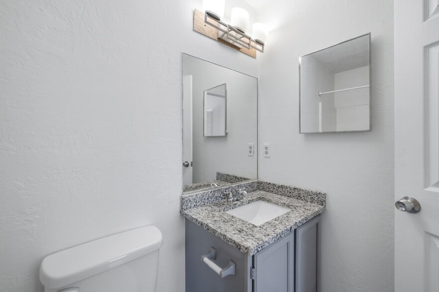 Building Photo - 1018 Kennesborough Rd NW