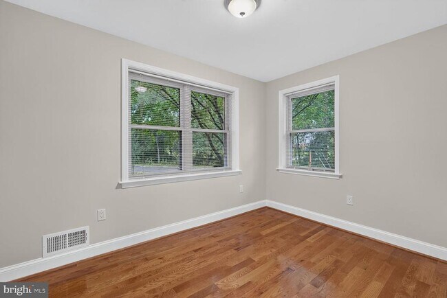 Building Photo - 1813 Florin St