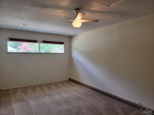 Building Photo - 8146 Treetop Ln