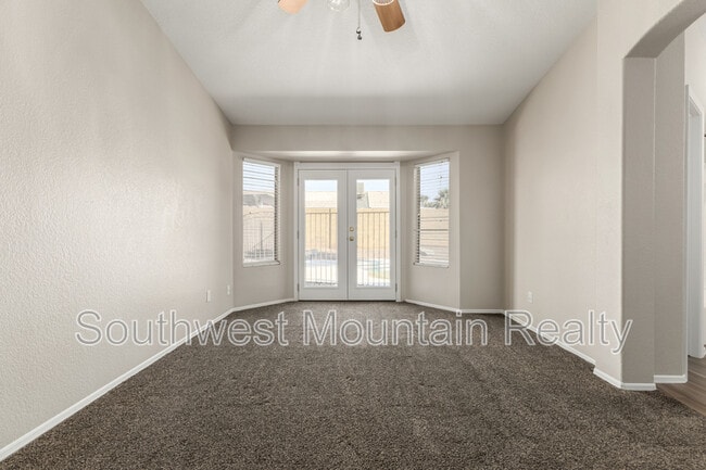 Building Photo - 5526 E Forge Ave