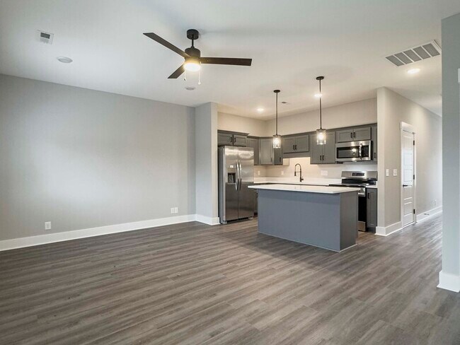 Building Photo - 406 Jonathan Wade Cir