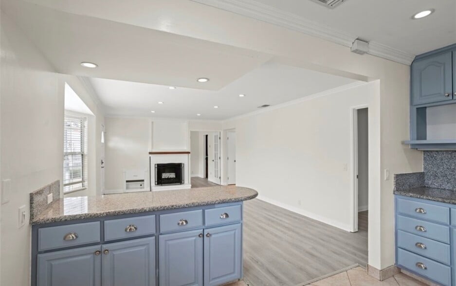 Building Photo - 204 W Linfield St