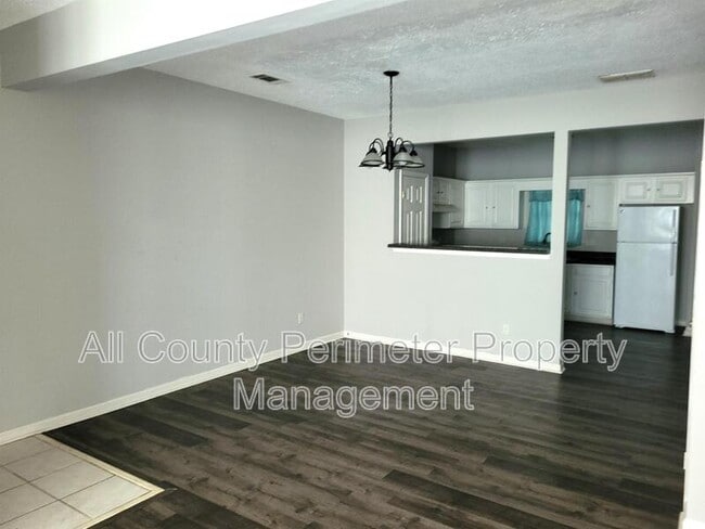Building Photo - 7620 Creekside Ln