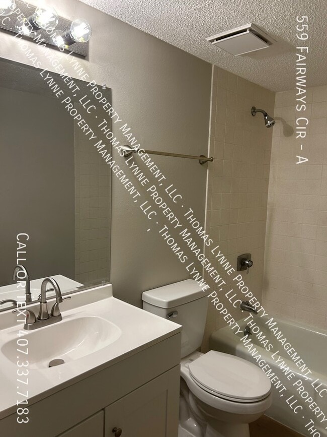 Building Photo - 559 Fairways Cir