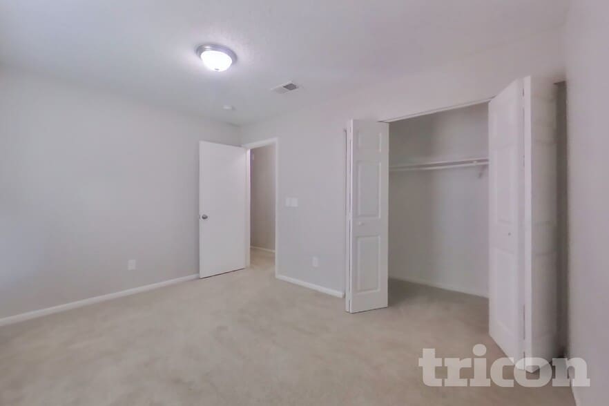 Building Photo - 2610 Townhall Ln