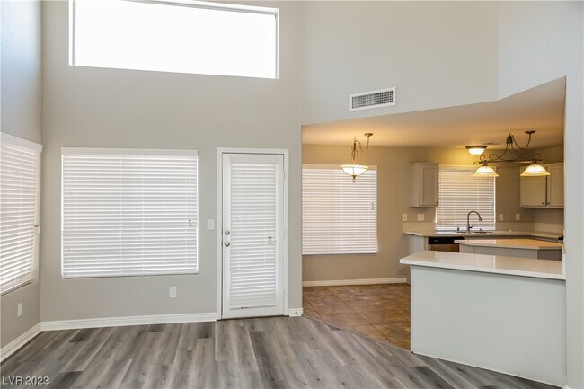 Building Photo - 415 Opal Dr
