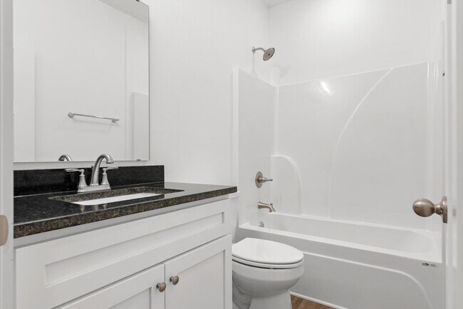 Building Photo - Spacious 3-Bedroom Home W/Office
