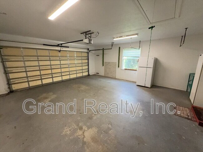 Building Photo - 5212 Jim Dandy Ln