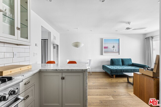 Building Photo - 1929 Tamarind Ave