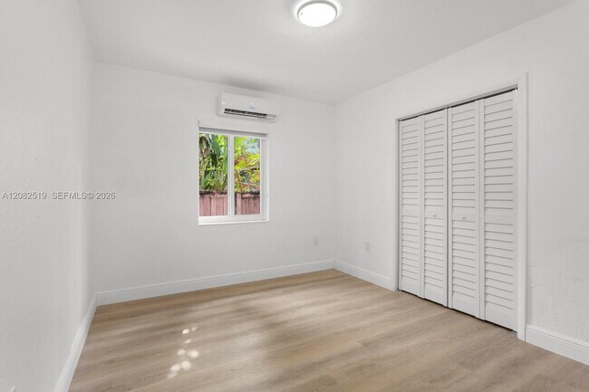 Building Photo - 2375 SW 16th Ave
