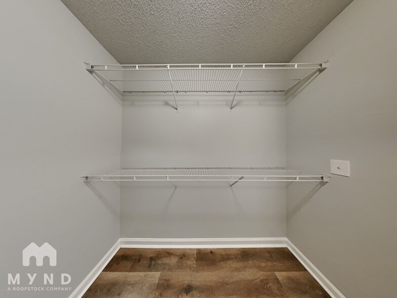 Building Photo - 3101 Tuckland Dr