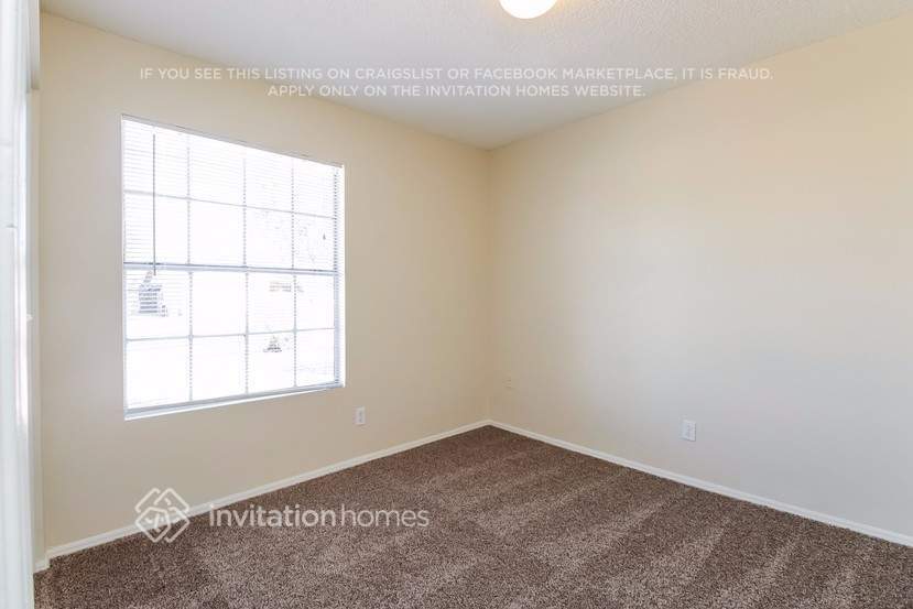 Building Photo - 3819 E Harmony Ave