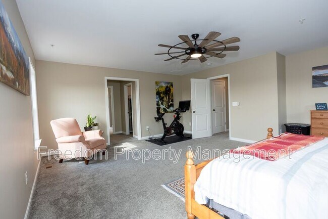 Building Photo - 2425 Morgans Point Dr