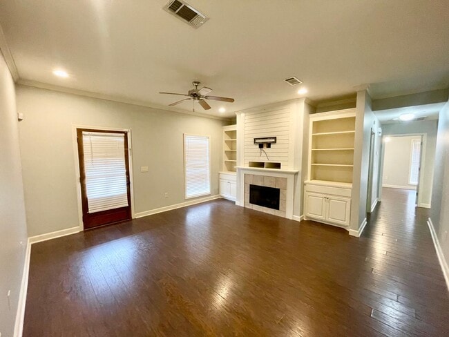 Building Photo - 3/2 For Rent in Farmington Station!