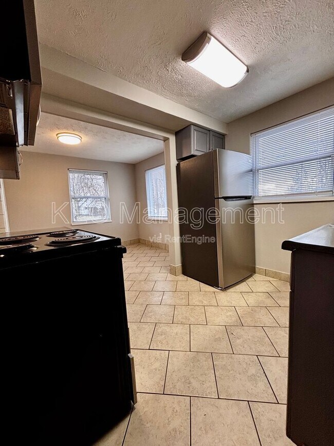 Building Photo - 1059 Wilmington Ave