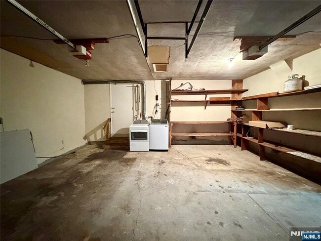 Building Photo - 517 Fordham Pl