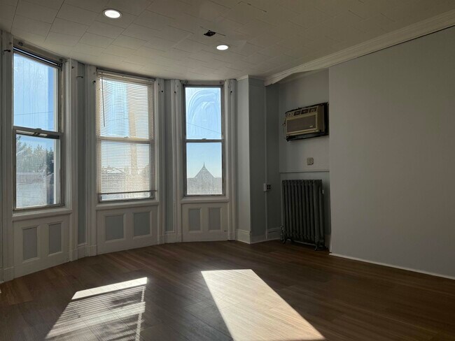 Primary Photo - 712 15th St