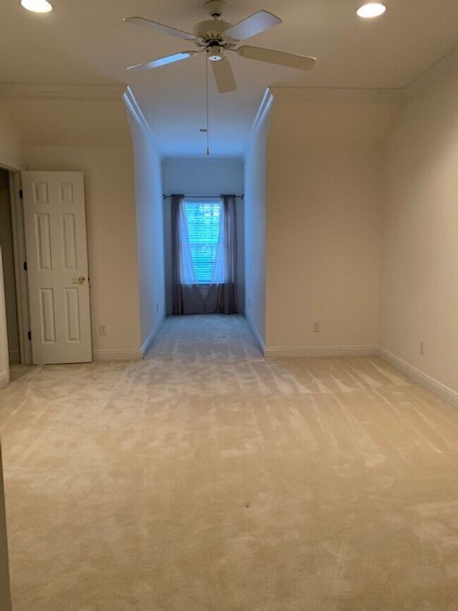 Building Photo - 3281 Benyard Dr