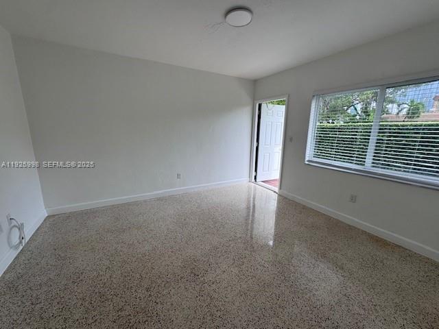 Building Photo - 900 SW 5th Ave