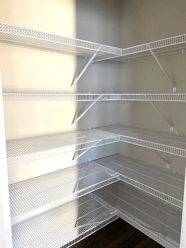 Building Photo - 1377 Elderwood Way