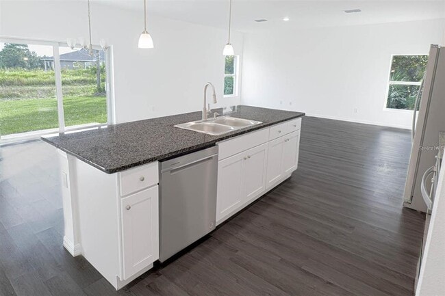 Building Photo - 1618 Wainwright St SE