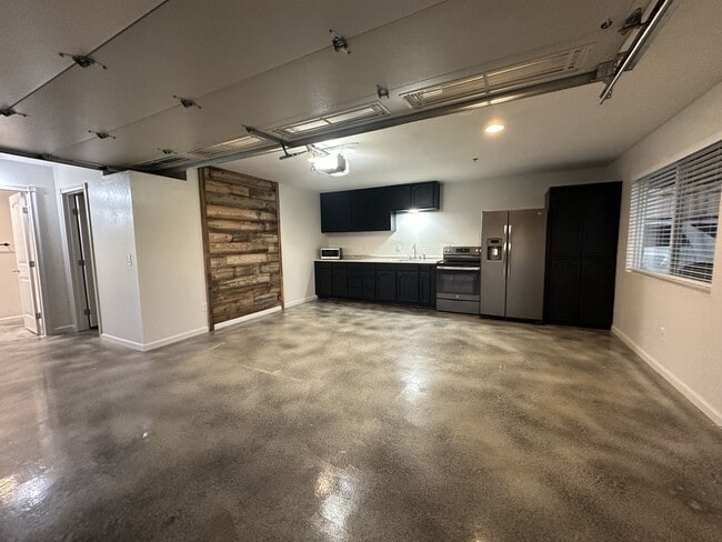 Building Photo - 2315 Tavern Rd