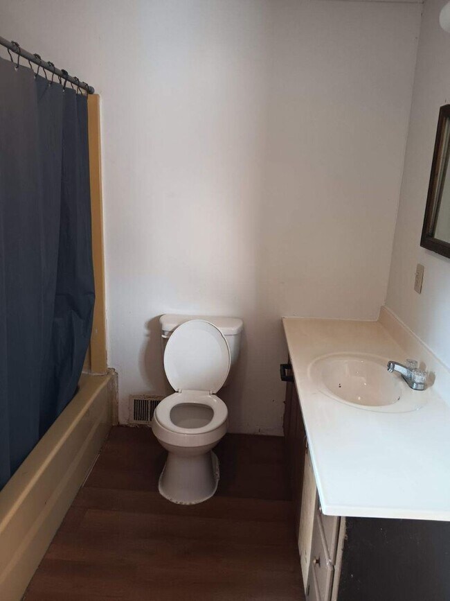 Building Photo - 429 Turin St