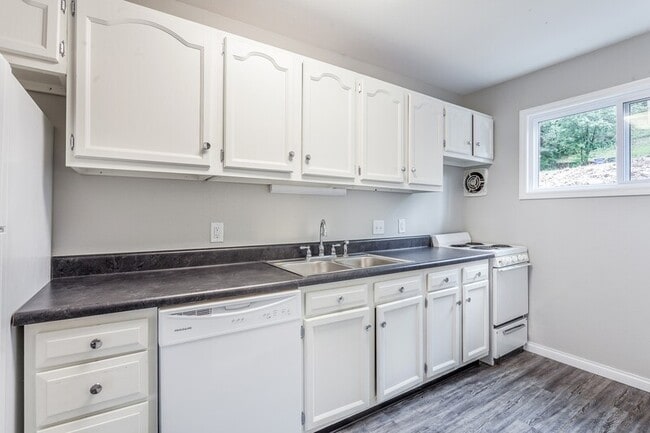 Building Photo - 316 Chambliss St