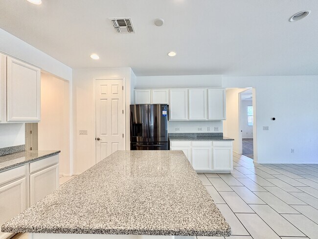 Building Photo - 7214 S Via Tierra Mesa