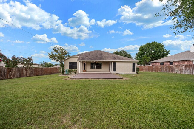 Building Photo - 1214 Sugar Land Dr