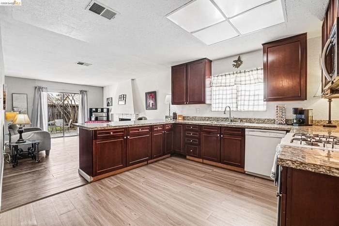 Building Photo - 2725 Entrada Cir