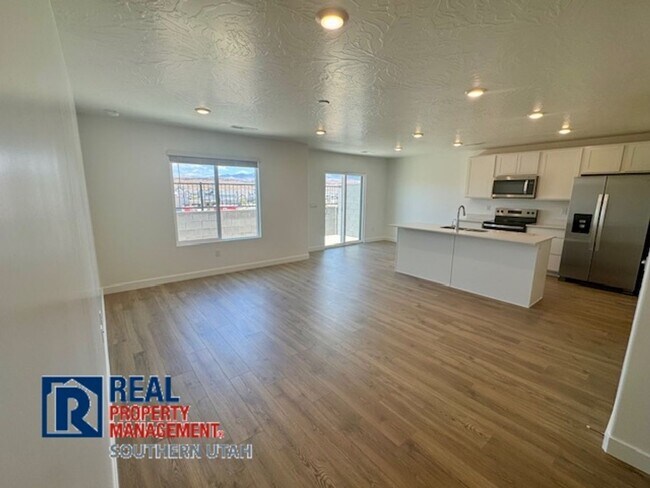 Building Photo - Long Valley Townhome with all the Amenities