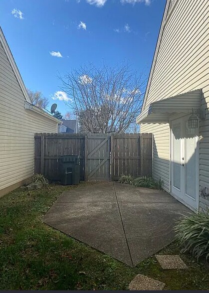 Building Photo - 310 Northwind Dr