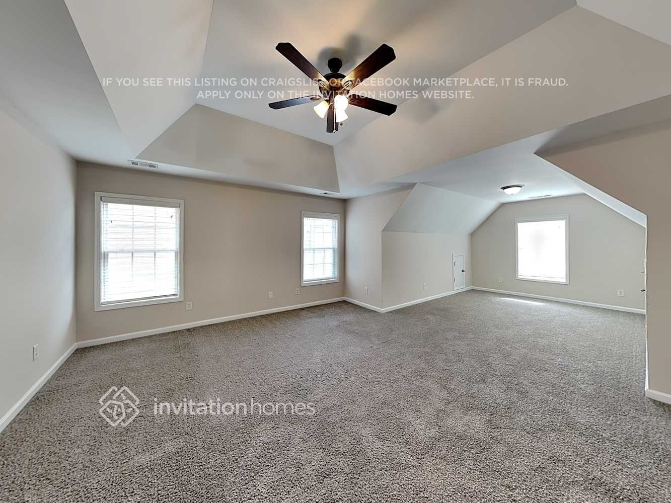 Building Photo - 625 Excalibur Ct SE