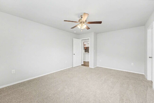 Building Photo - 4404 SW Sackett Ave