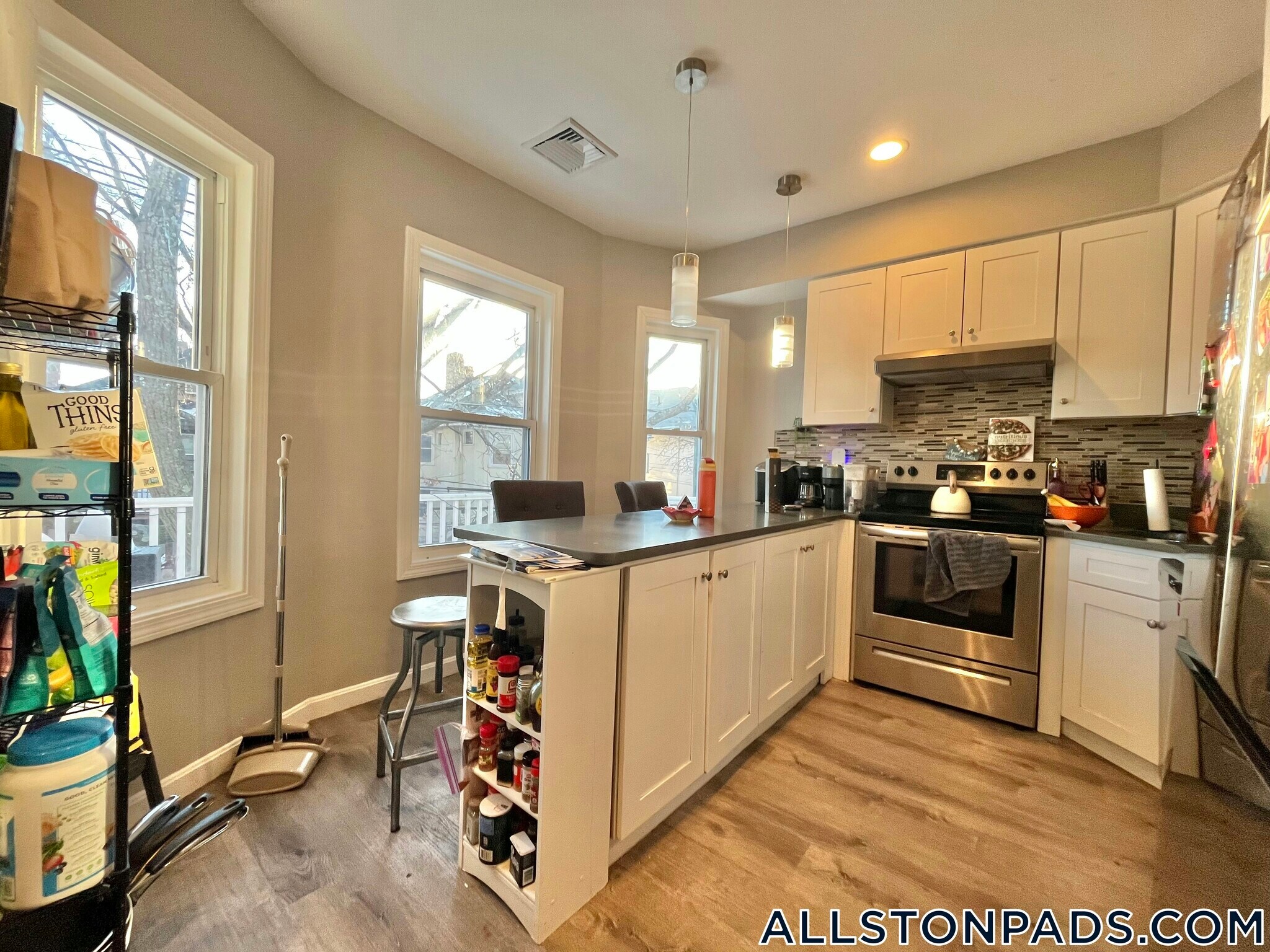 Building Photo - 39 Long Ave