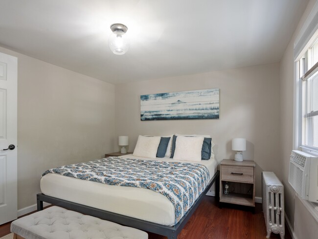 Building Photo - 718 Walnut St.