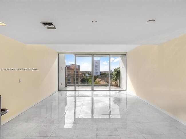 Building Photo - 2950 NE 188th St