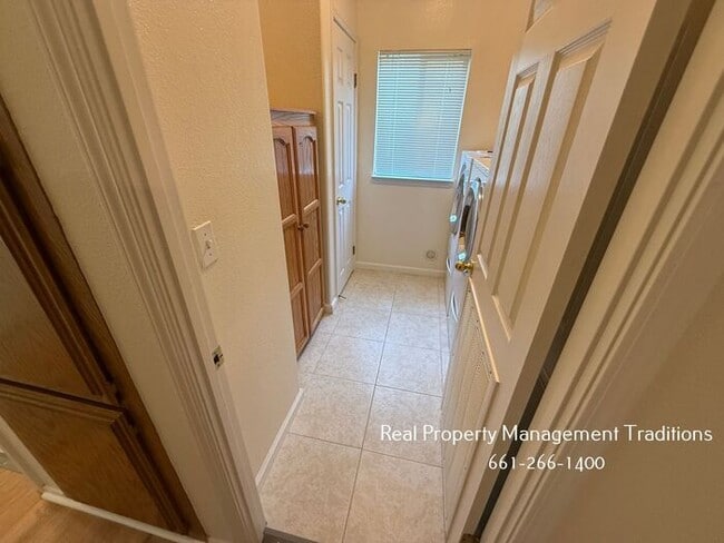 Building Photo - Fabulous Home in Stallion Meadows, Acton