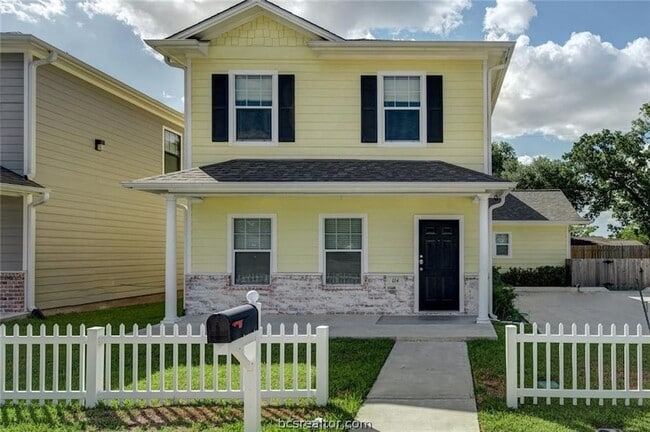 Building Photo - 114 Lynn Dr