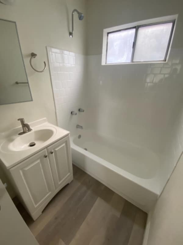 Building Photo - 820 S Walnut Ave