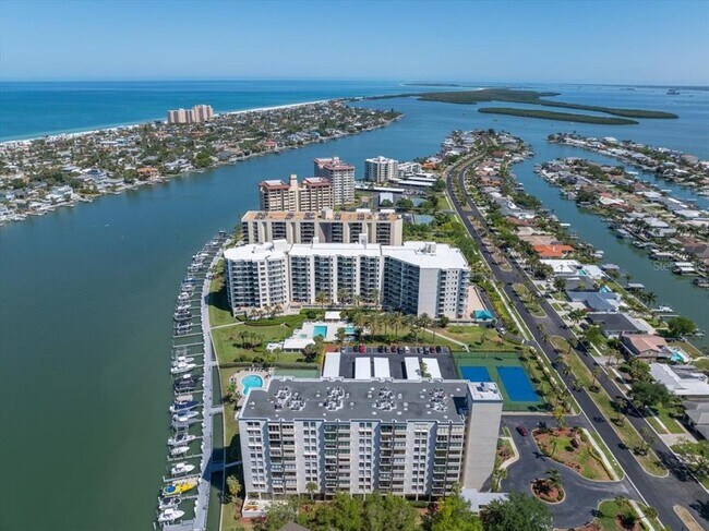 Building Photo - 660 Island Way